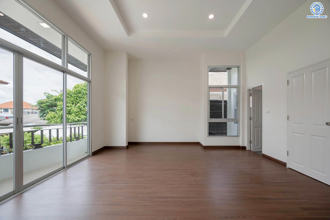 บ้านมือสองตกแต่งใหม่ โครงการ ศุภาลัยพาร์ควิลล์2 พหลโยธิน48 เนื้อที่ 71.6 ตร.ว. ฟังก์ชัน 3 ห้องนอน 4 ห้องน้ำ 1 ห้องแม่บ้าน จอดรถได้ 2 คัน บนทำเลเดินทางสะดวกเชื่อมต่อถนนสายไหม, ถนนลำลูกกา, ถนนพหลโยธิน ใกล้รถไฟฟ้าสายสีเขียว "สถานีสายหยุด" และทางด่วน "ฉลองรัช"